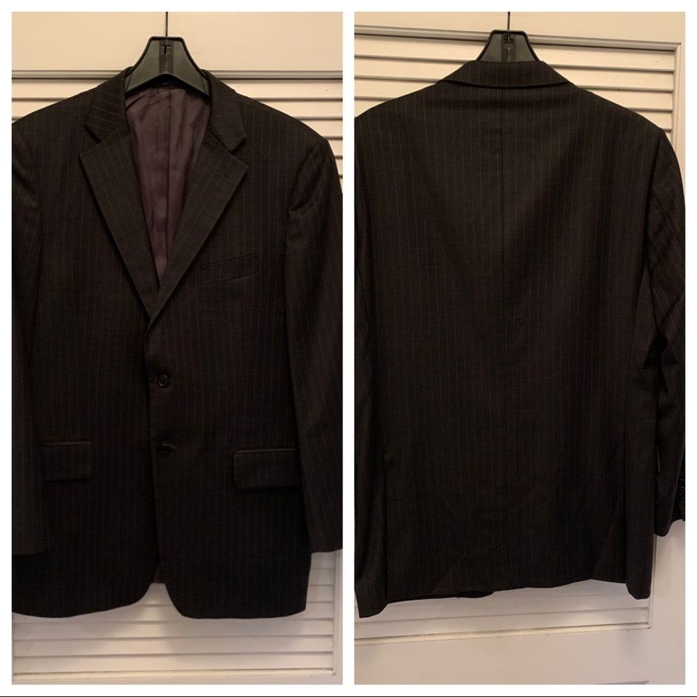 John Nordstrom Blazer/Suit Top size 40R
Excellent Pre-owned Condition